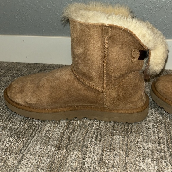 UGG: Women’s Mini Bailey Bow ll Boot - Picture 5 of 6